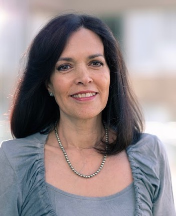 doctora y paciente de medicina estética en Barcelona